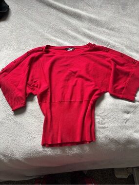 Cable & Gauge Red Button-Shoulder Ribbed Waist Top